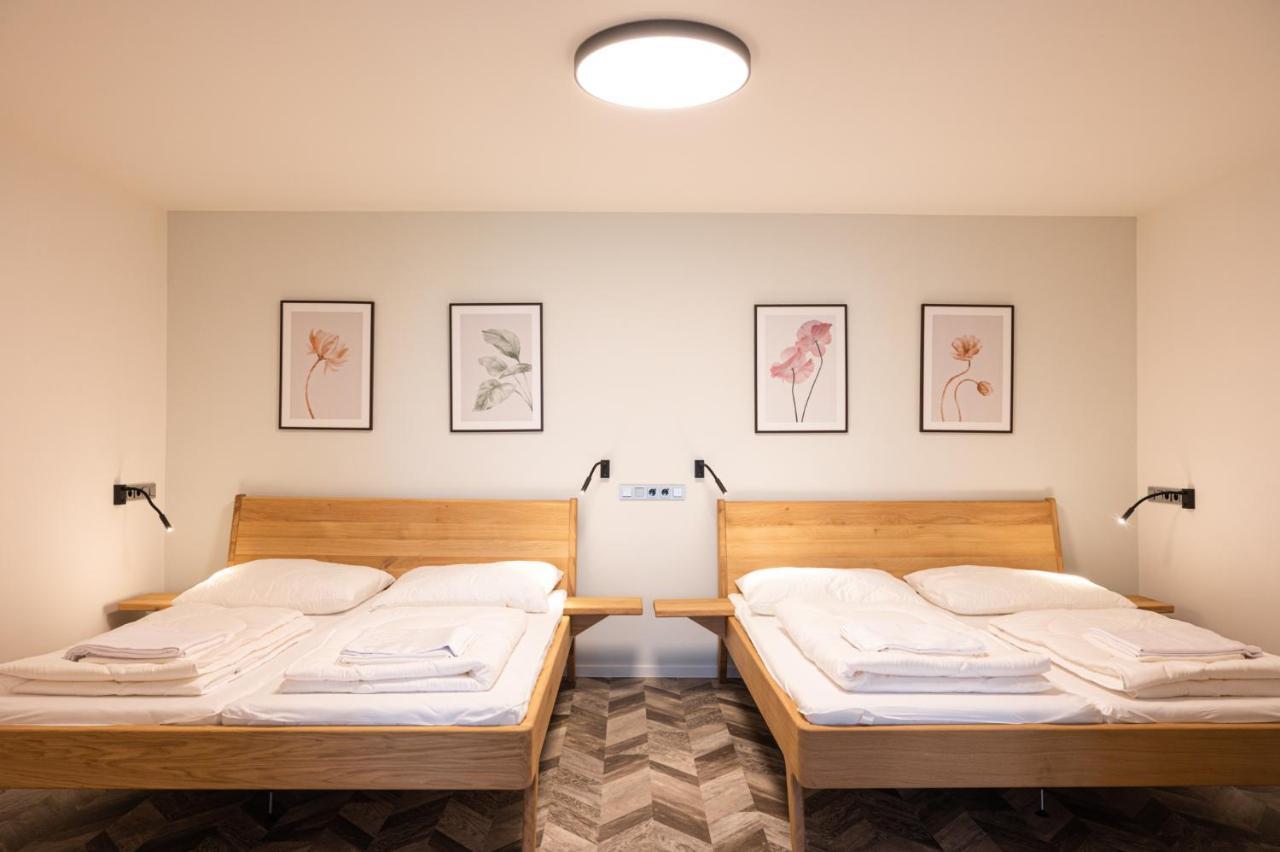 Art Hostel & Apartments Dvůr Králové nad Labem 외부 사진