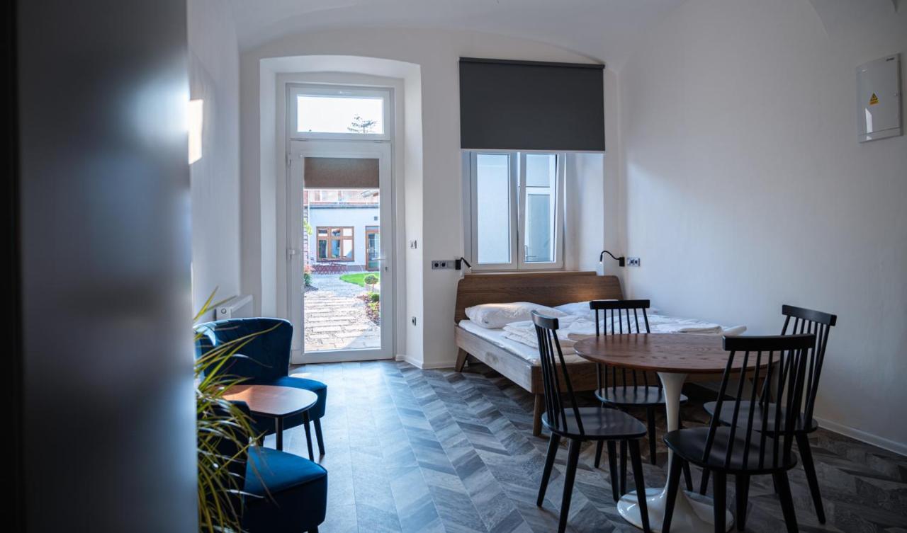 Art Hostel & Apartments Dvůr Králové nad Labem 외부 사진