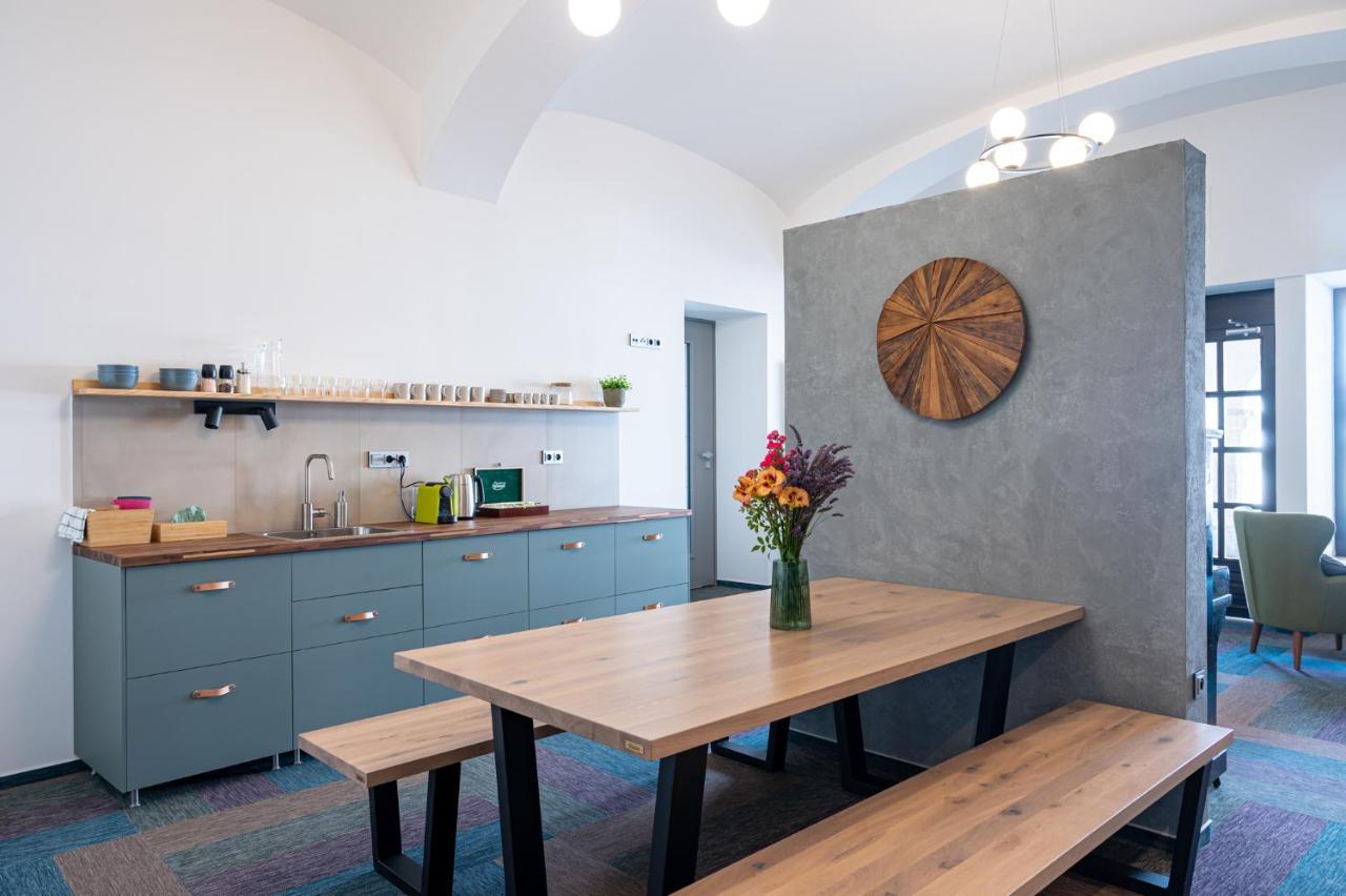 Art Hostel & Apartments Dvůr Králové nad Labem 외부 사진